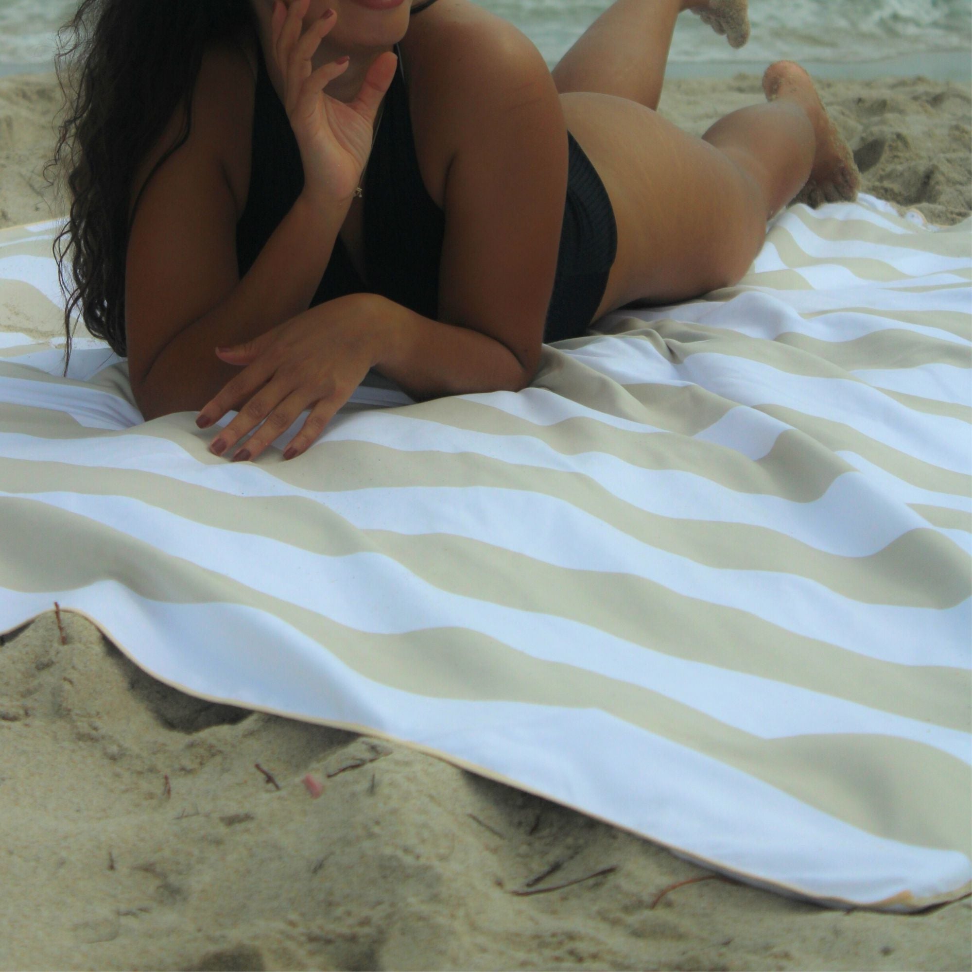 Sand resistant beach blanket with umbrella hole – Handy Beach Goods