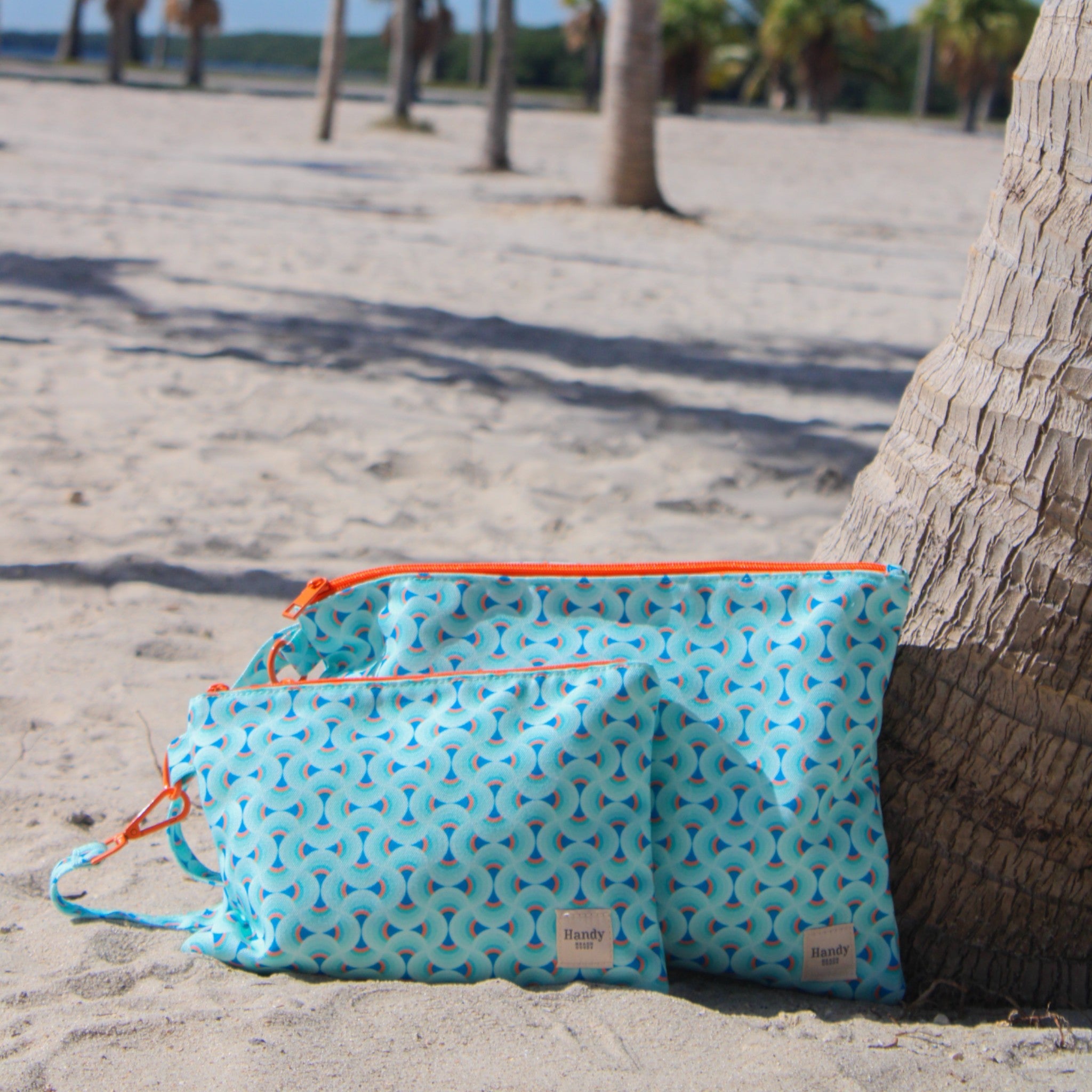 Water resistant beach wristlet bag with loop strap – Handy Beach Goods