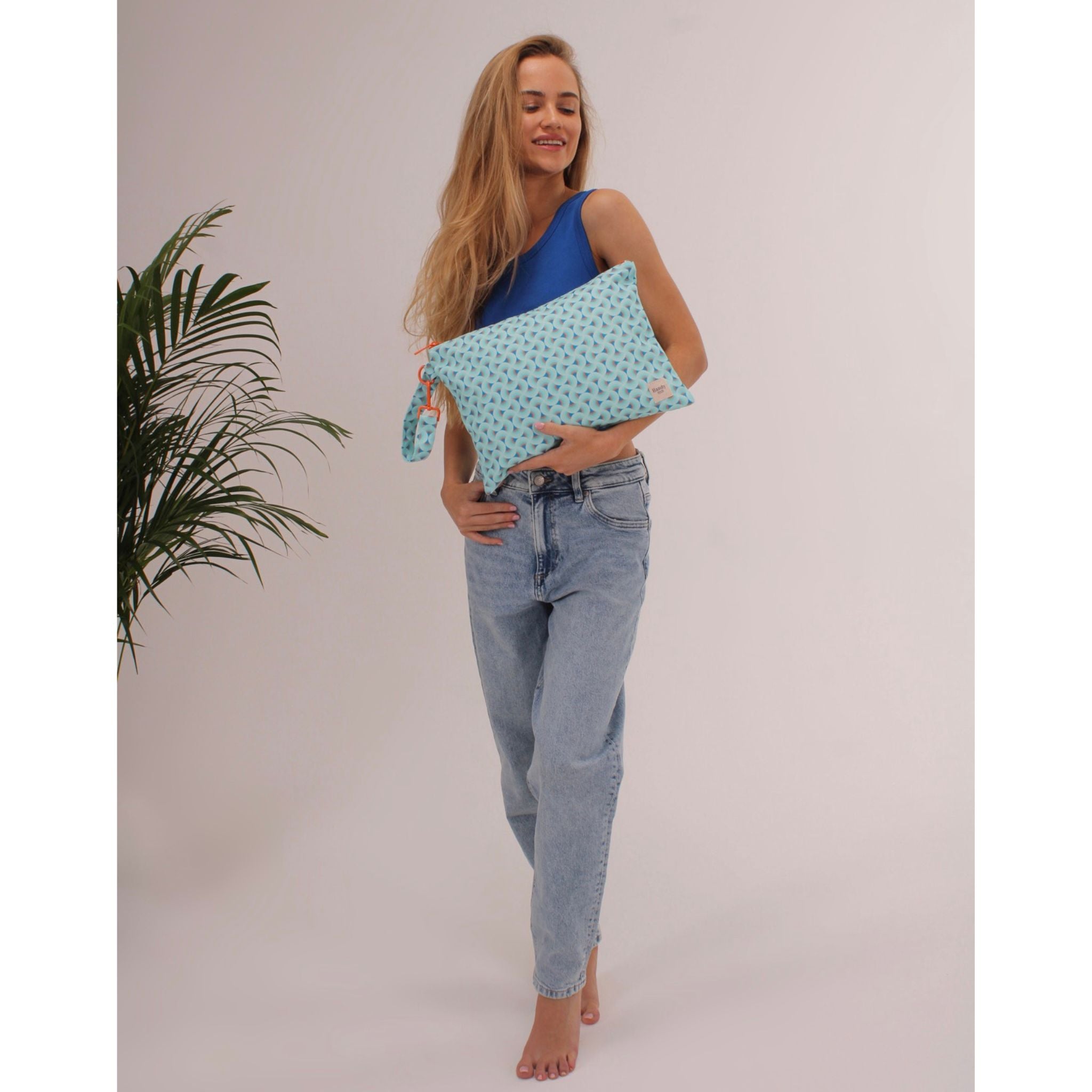 Water resistant beach wristlet bag with loop strap – Handy Beach Goods