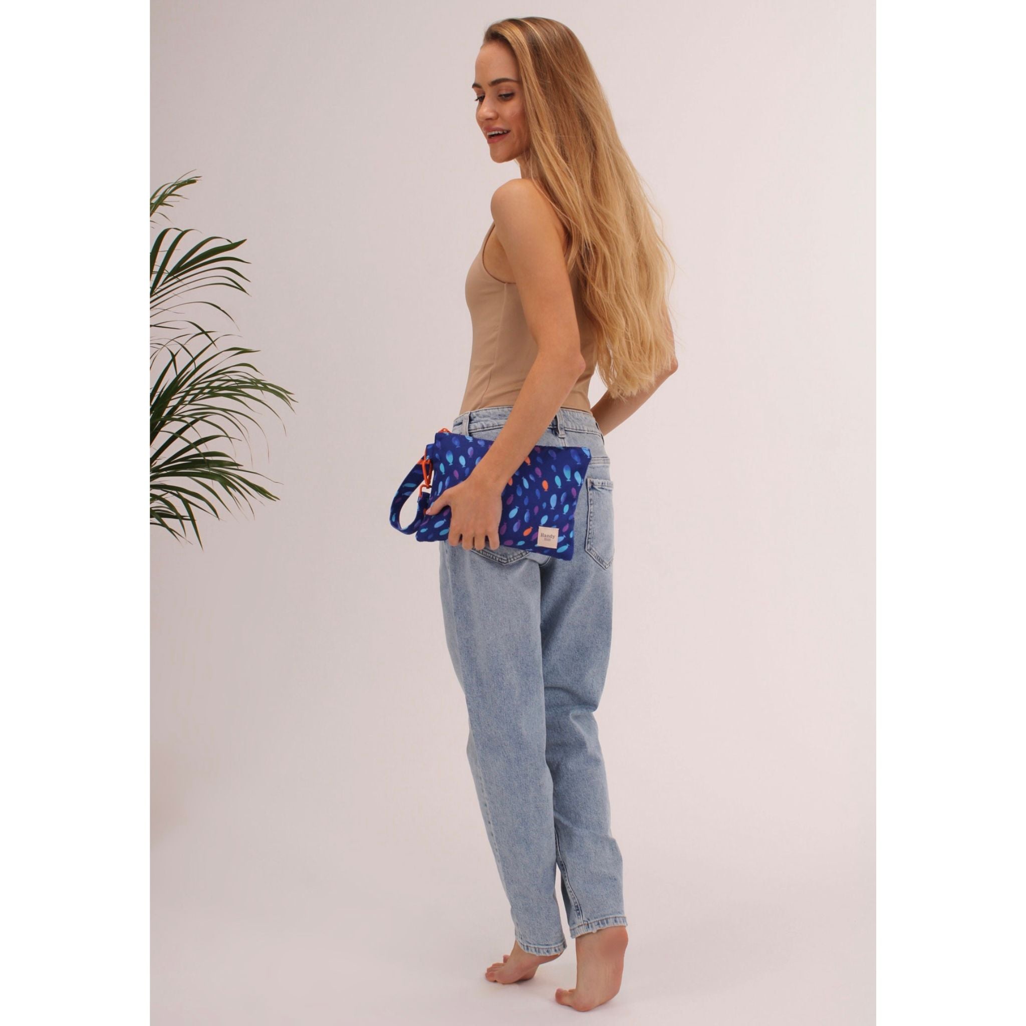 Water resistant beach wristlet bag with loop strap – Handy Beach Goods