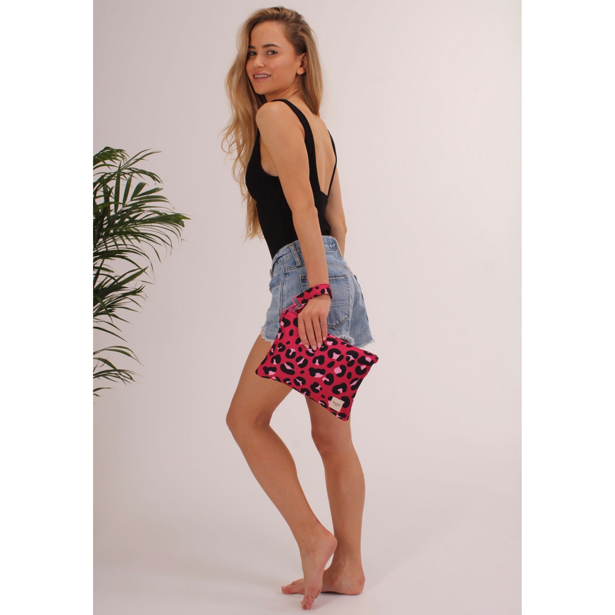 Water resistant beach wristlet bag with loop strap – Handy Beach Goods