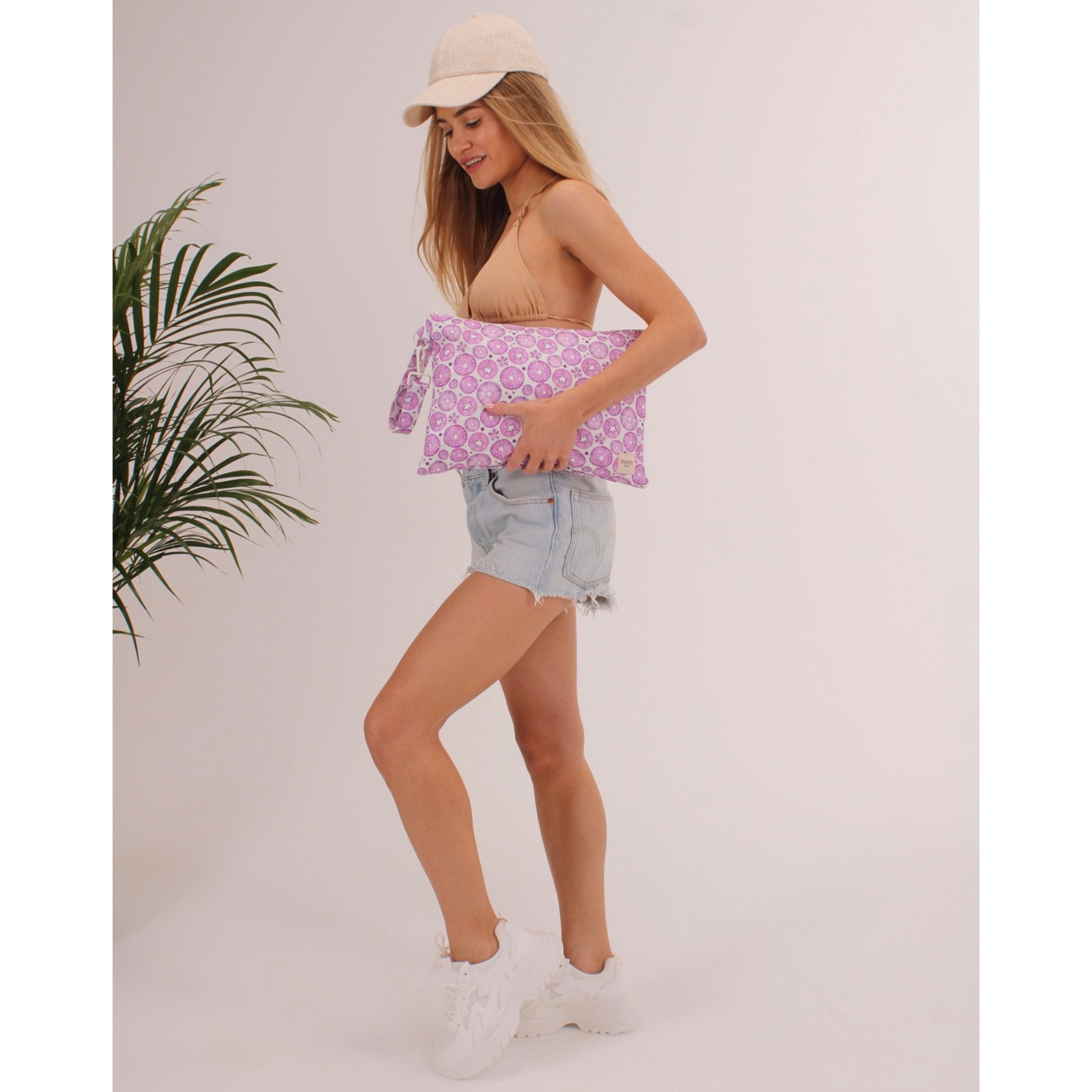 Water resistant beach wristlet bag with loop strap – Handy Beach Goods