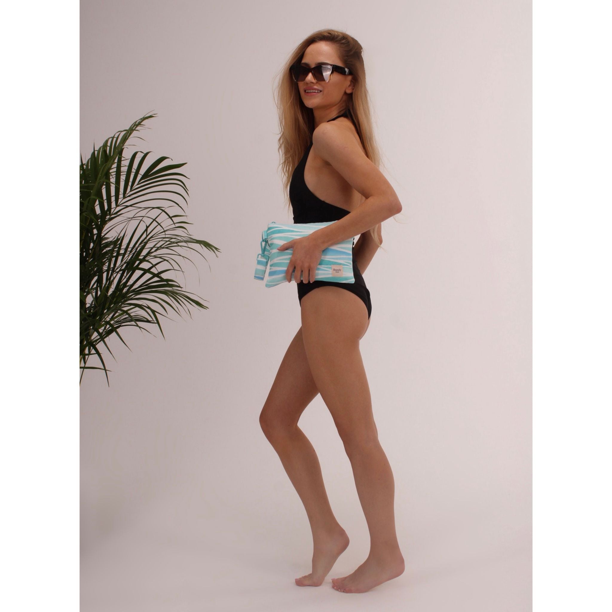 Water resistant beach wristlet bag with loop strap – Handy Beach Goods
