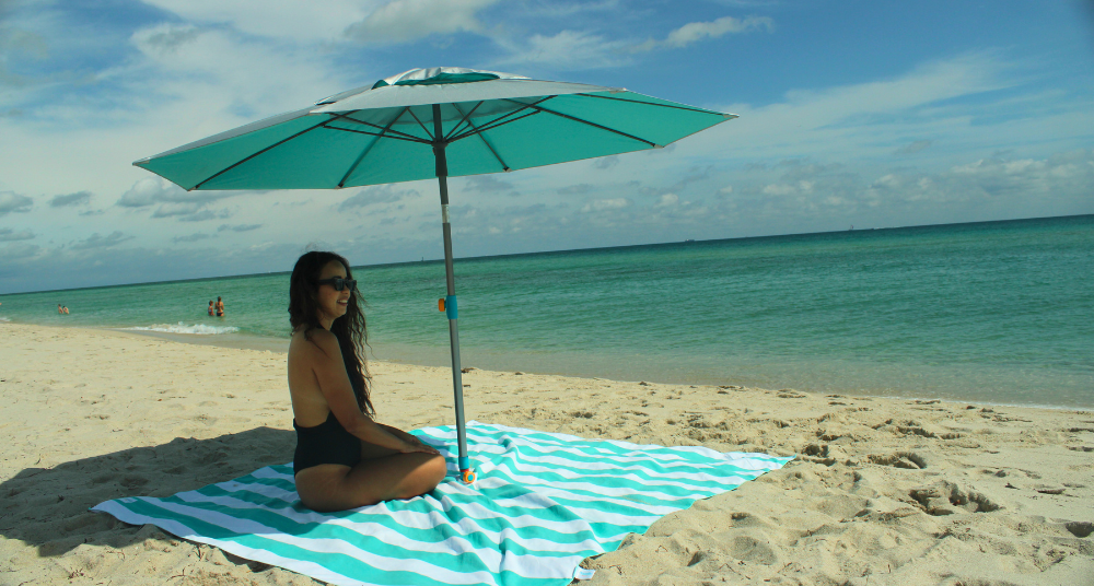 Wind resistant beach umbrella with 10-second anchor system – Handy Beach Goods