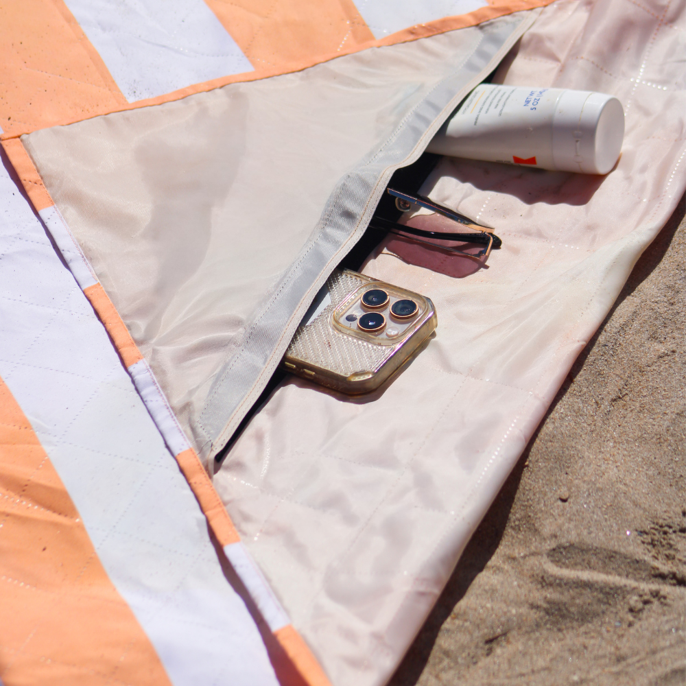 waterproof underside of the beach blanket